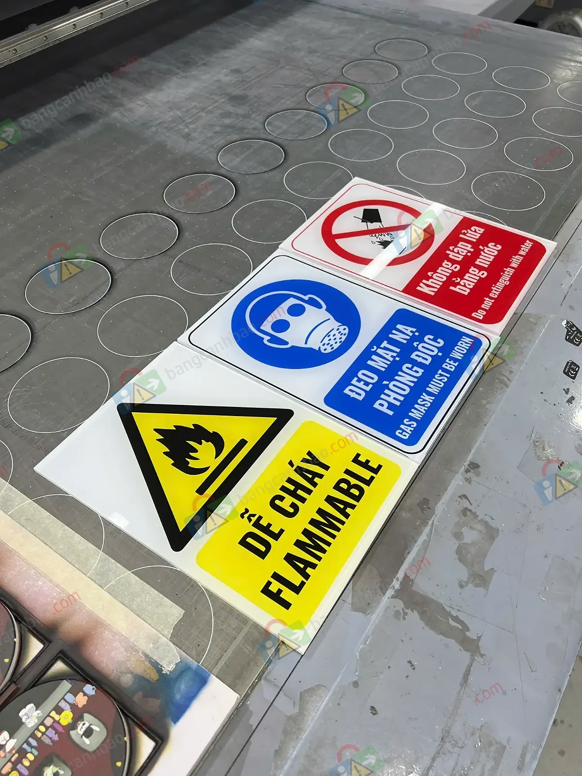 Biển Báo An Toàn In UV Trên Alu, Mica, Inox – Bền Đẹp, Sắc Nét, Chuẩn Quy Định